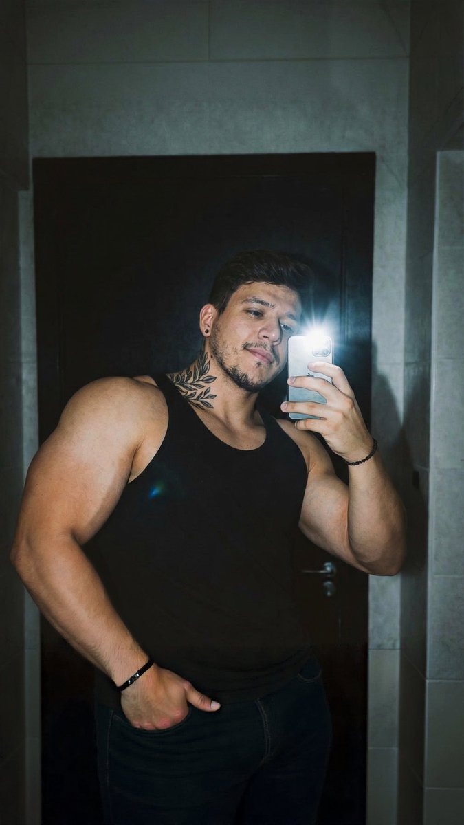 Ivan tweet media