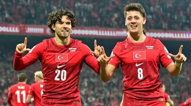 HSENOL2071's tweet photo. Tebrikler Bizim Çocuklar.
Tebrikler Türkiye...
Türkiye  1-0 Romanya 
Az kaldı...🇹🇷 https://t.co/uekQKswm8A