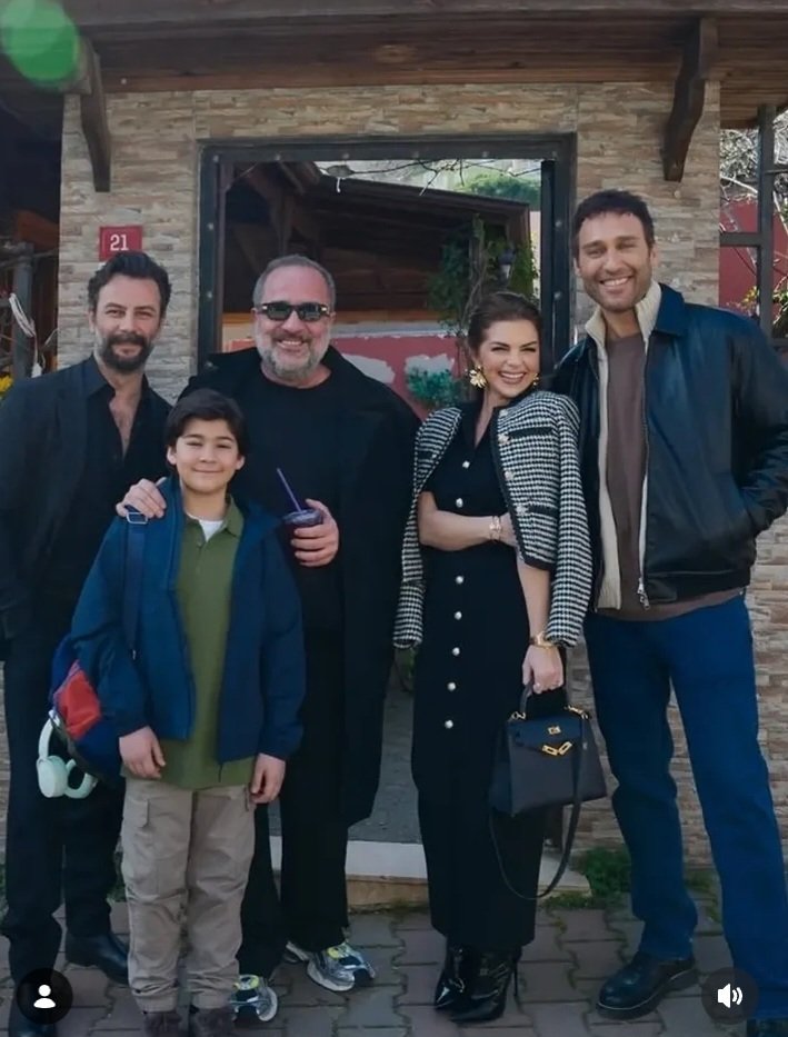 GokberkFc's tweet photo. PARTNER IN CRIME 😍🥰  #GökberkDemirci #PelinKarahan #düşes https://t.co/g3ymjEMRwd