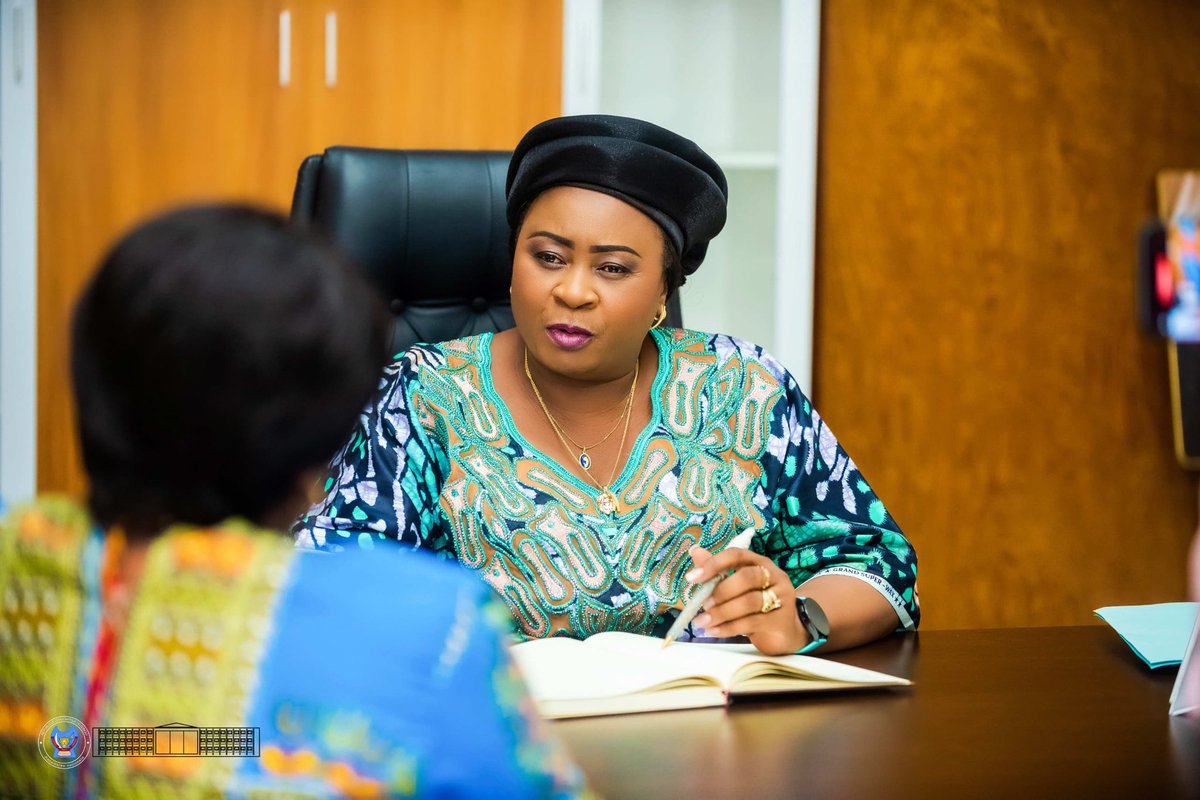 NgoyiPatrick11's tweet photo. @AssembleeNatRDC | Audience au Bureau du Rapporteur Adjoint.
L’Hon. @MutitaClotilde a reçu Mme Madeleine Lukanda, Conseillère technique au Secrétariat National de Renforcement des Capacités ( @Senarec_RdCongo), dans le cadre du projet #ToSimbana initié par @ONUFemmesRDC. https://t.co/EKWUbFV09j