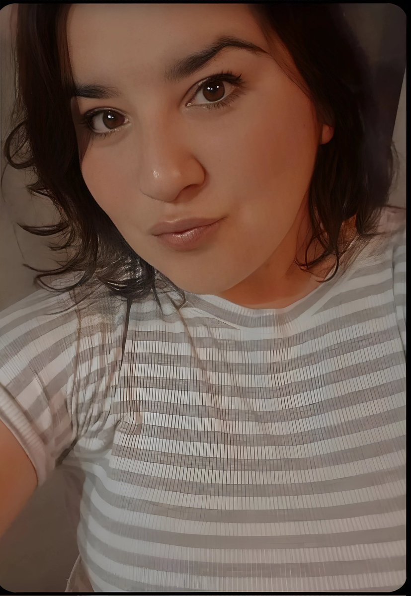 Hola amoressss!! Soy Melina, pero para ustedes soy Meli, mí marido maneja está cuenta, pero le pedí que me dejara usarla una semanita para poder hablar con ustedes 😈, como ya saben somos una pareja liberal y me encanta tener sexo enfrente de mí marido. Así que los leo. Besos 😘