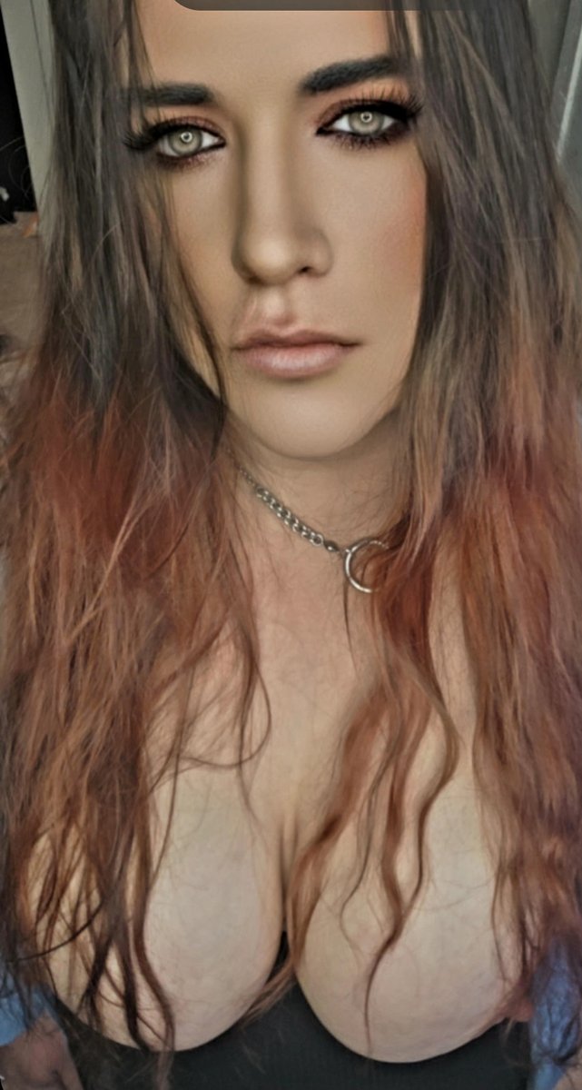 CandyMoore94 tweet media