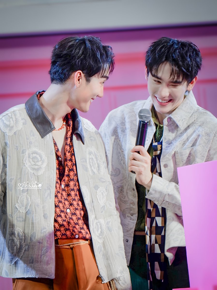 -เอ็นเจเป็นหนอนหนังสือ♡ tweet media