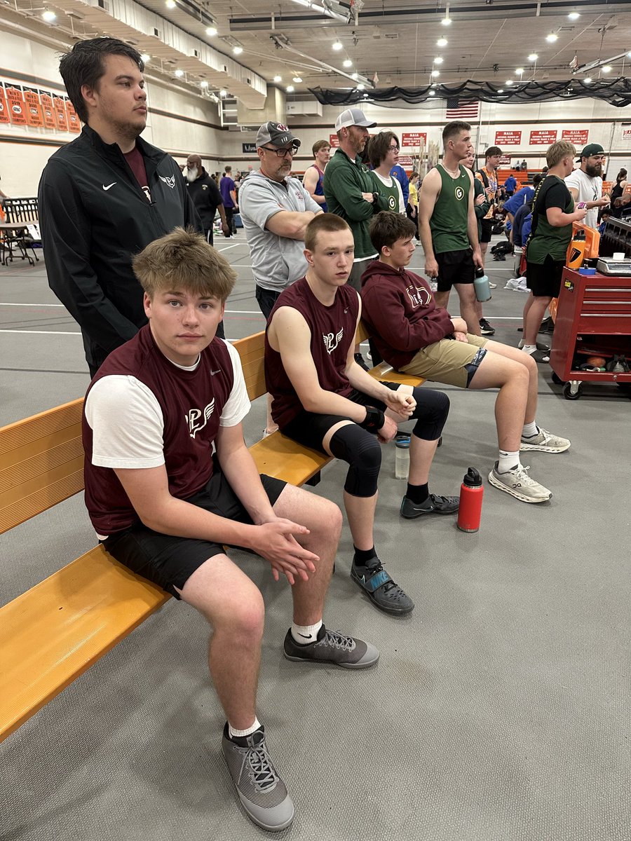 PLVThrows tweet media