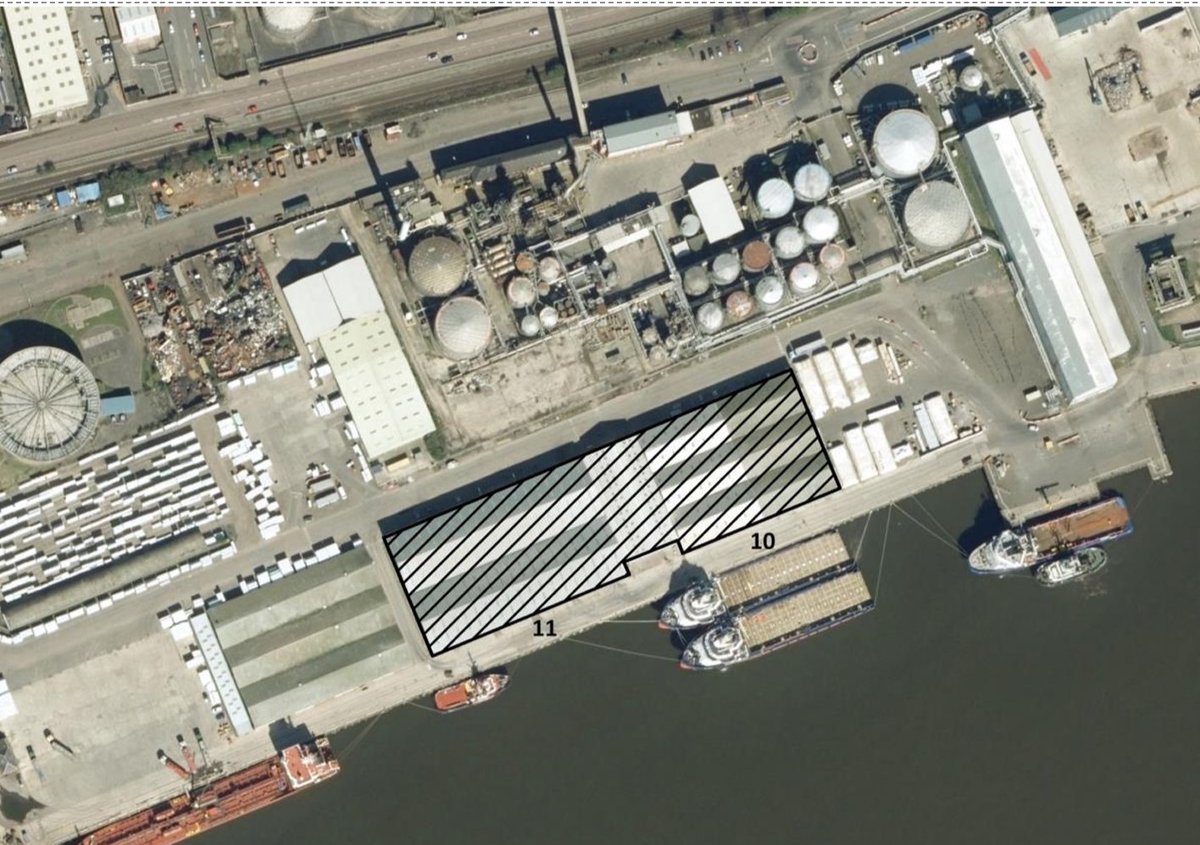 _DundeePerfect_'s tweet image. You watch one video on @YouTube that leads to another that may be in the recommendations of what to watch next, I came across this one, youtu.be/MptWCuDGgAo?si…
It makes me ask how safe is the Ammonium Nitrate stored in Sheds 10&amp;amp;11 at the #Dundee Port in the event of a Fire?