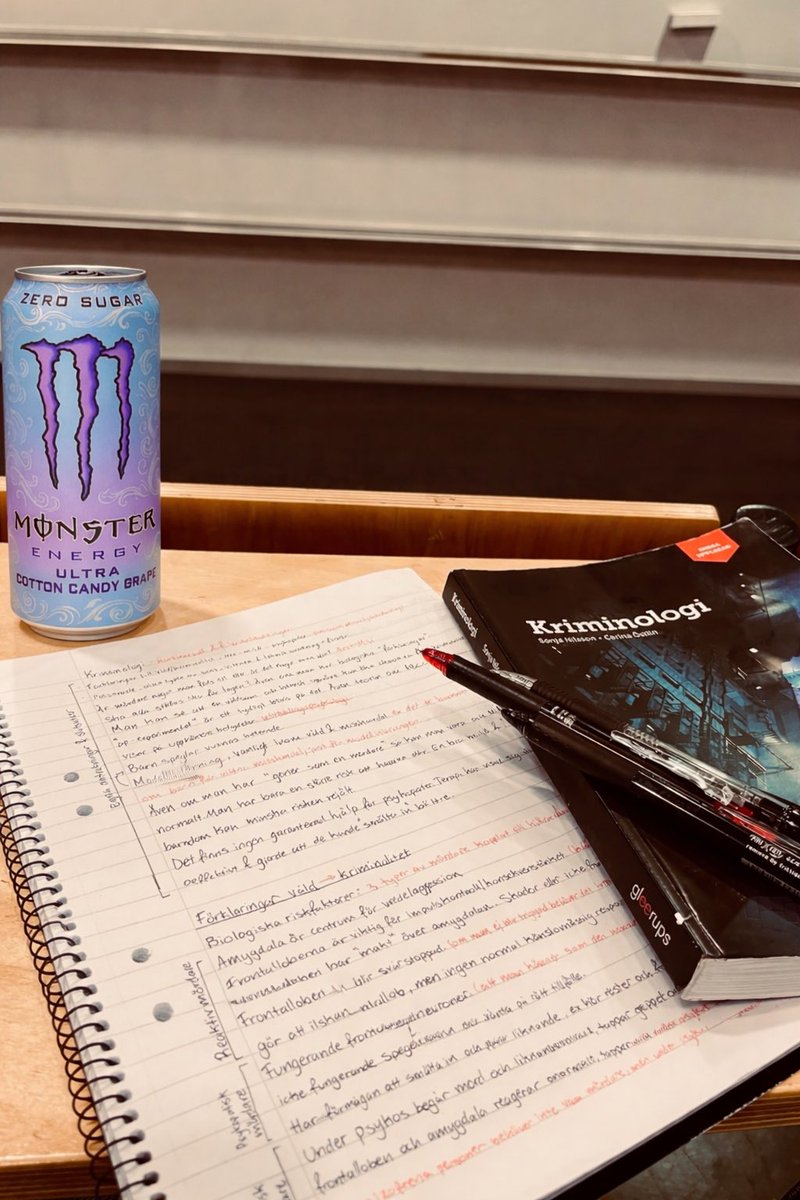 𝑶𝒍𝒊𝒗𝒊𝒂 🫐 tweet media