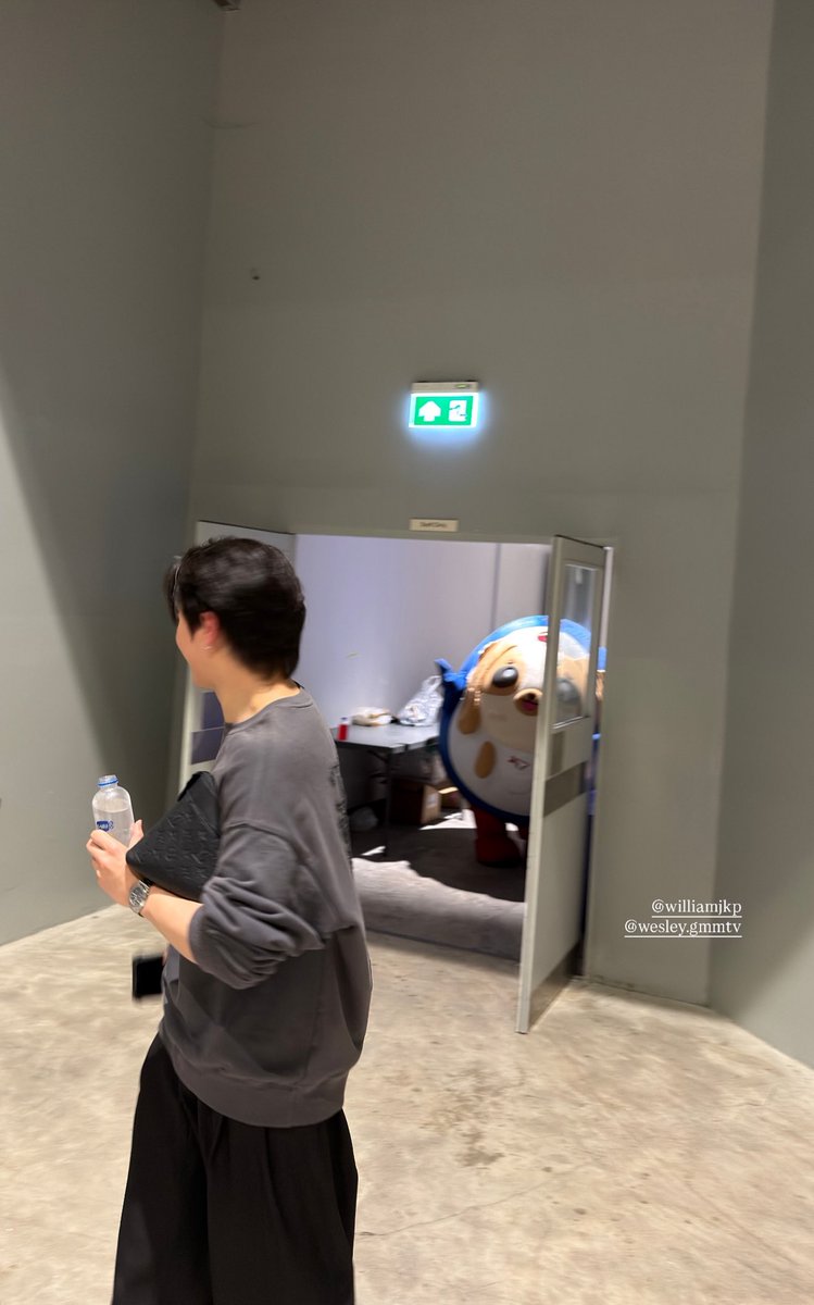 ⋆˚ aj 𝜗𝜚˚⋆ tweet media