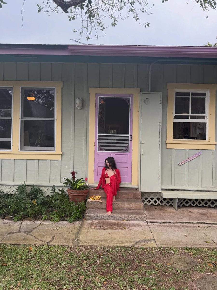 JENNIE NEWS tweet media