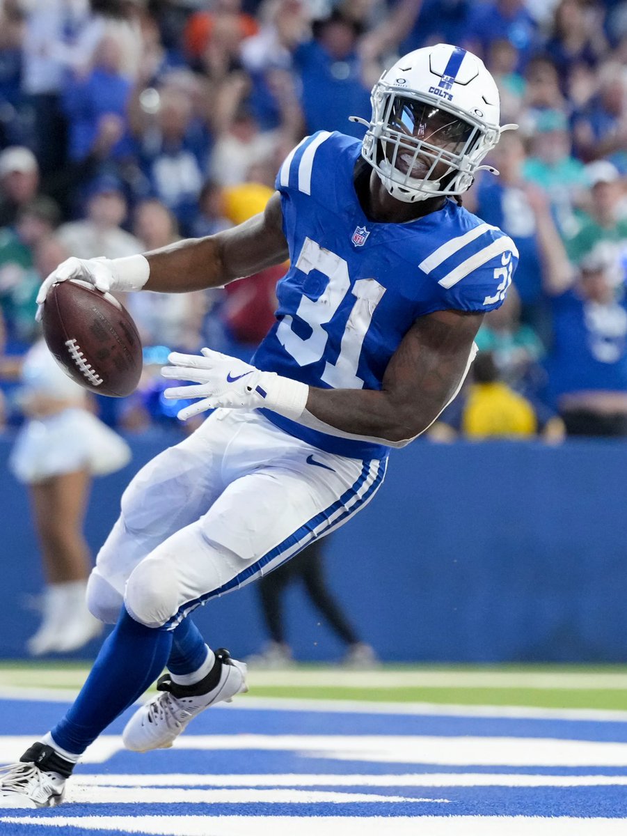 thecoldbench's tweet photo. 🚨 JUST IN: The Atlanta #Falcons have signed former Packers and Colts RB #TylerGoodson https://t.co/73mADvRJvb