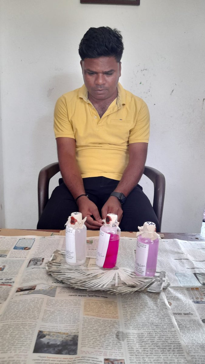 NewsMeter_In's tweet photo. #Telangana:
@TelanganaACB trap in #Nirmal district
T. Ashok, #SubInspector of #Mamada #PoliceStation, was caught red-handed by #TelanganaACB officials while accepting a ₹20,000 #bribe.
He allegedly demanded the #amount from a #complainant in exchange for not registering a #case against him.
The #trap was executed at the #SIquarters behind the police station.