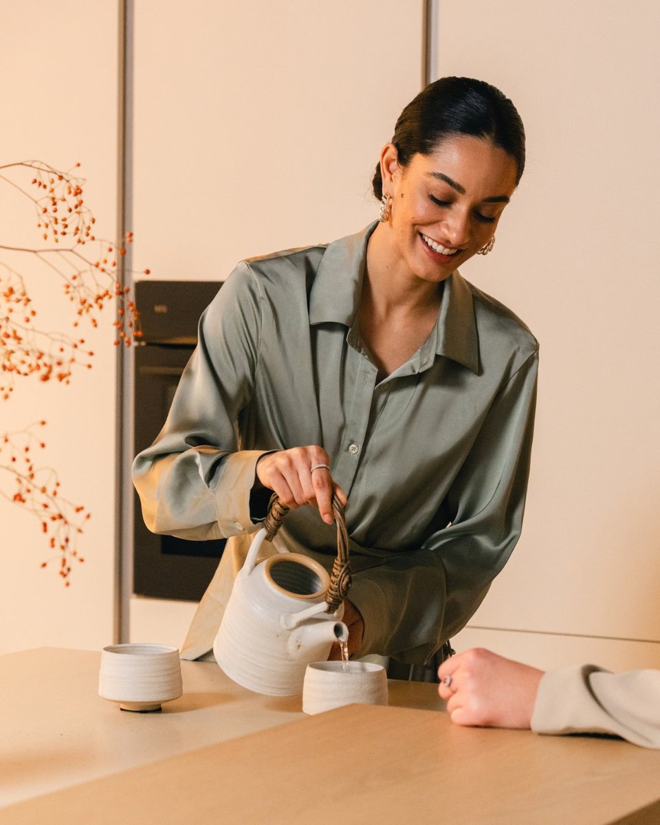 GessiCompany's tweet photo. Essential lines, measured presence, a balance between form and function.
With Inedito, Gessi interprets the kitchen faucet as an architectural element: a refined sign that dialogues with materials. #Gessi
Discover more: https://t.co/v8D7tjwSHe https://t.co/WN1vnTvoC2