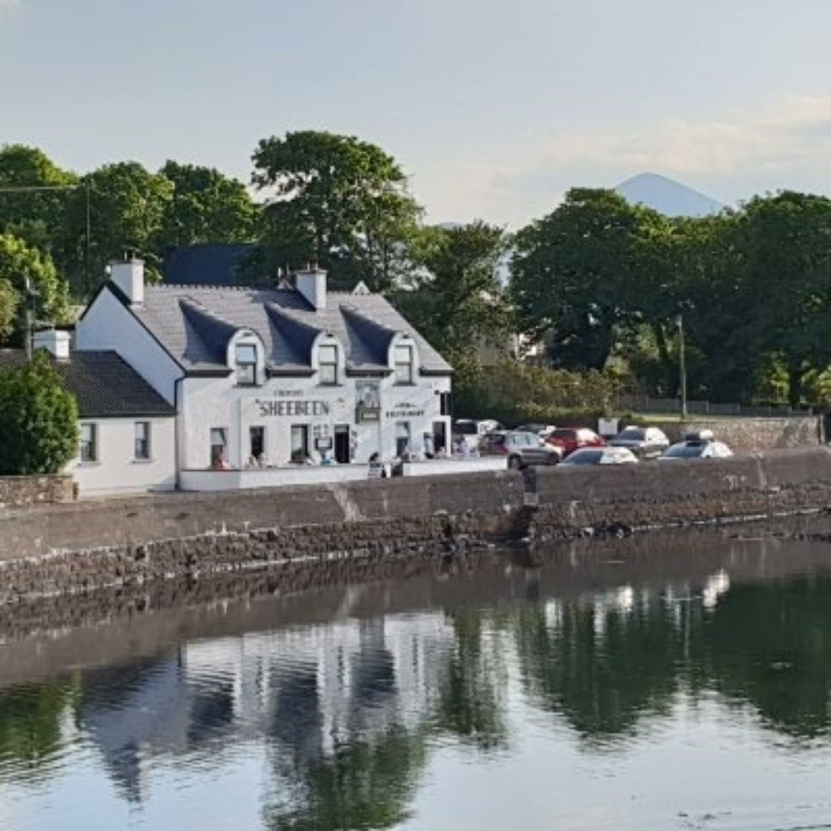 Back open for food tomorrow (Friday) &amp; Saturday from 5pm &amp; on Sunday we are open from the slightly eariler time of 3pm, don't forget from next Wednesday onwards we are open full time for food &amp; drinks, bring on the Summer 🌞🍴🍺