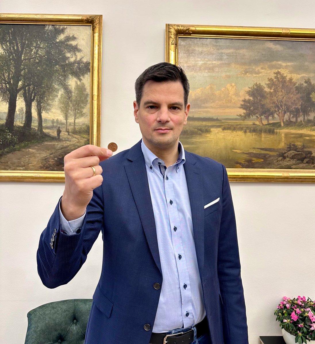 Hannes Amesbauer tweet media