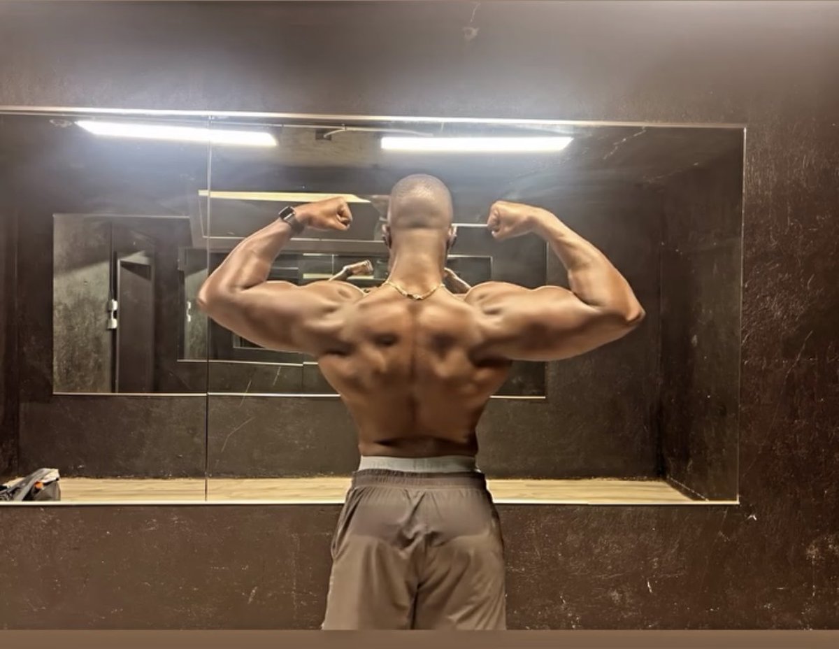 ©️u®️T tweet media