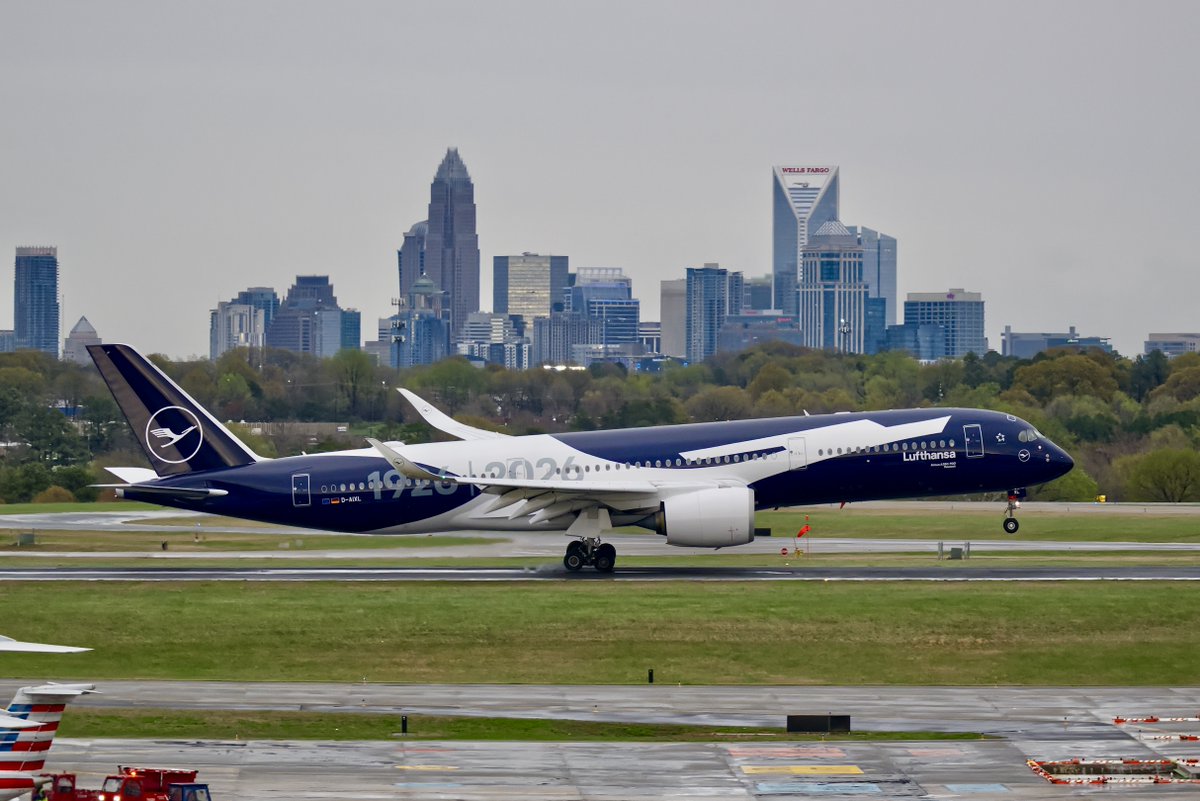 CLT Airport tweet media