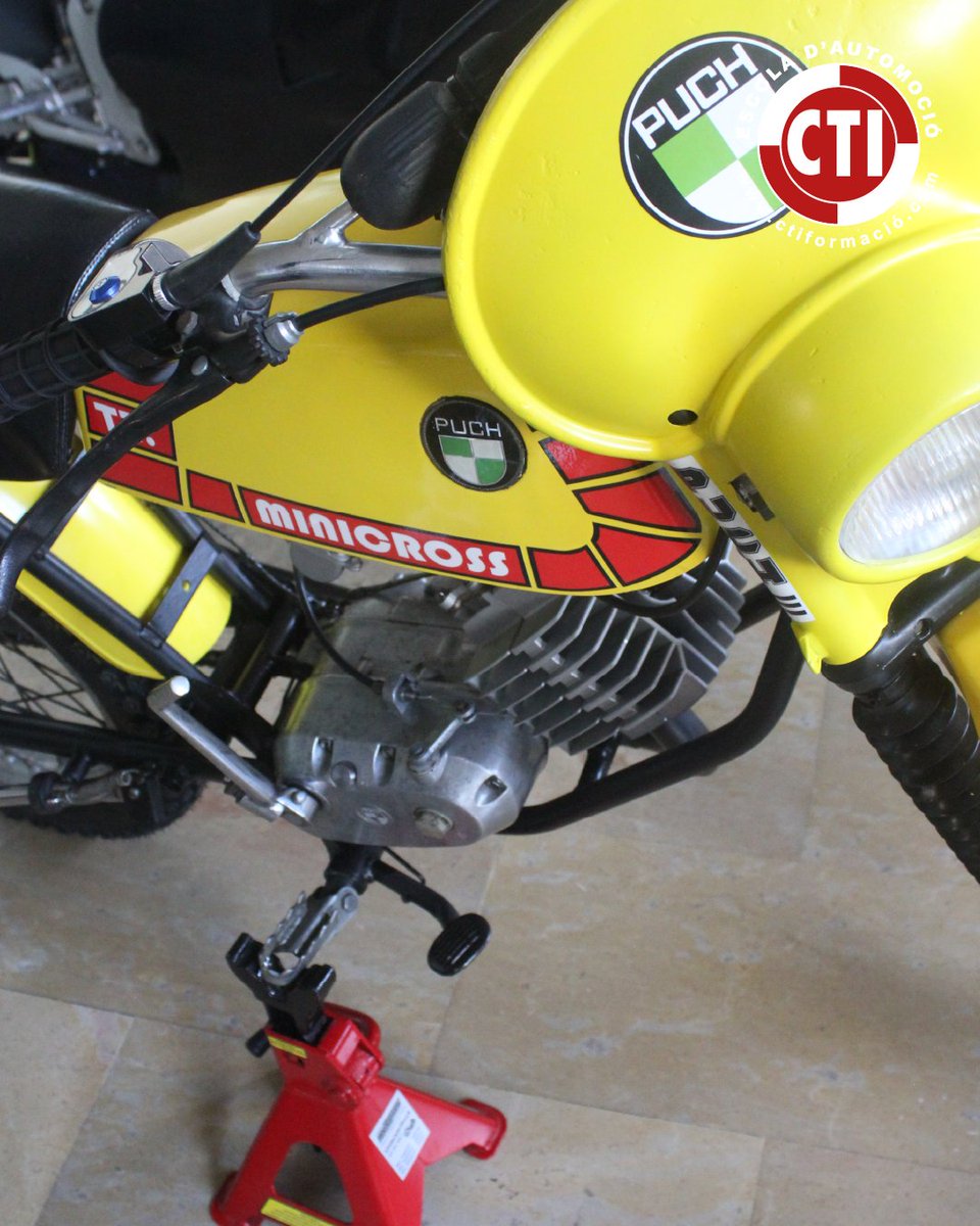 ctiformacion's tweet photo. Exposició dels projectes finals de CFGM en Electromecànica i CFGS en Automoció al Centre Cívic de Balàfia.

Sembla que fos ahir quan tot començava… i, sense adonar-nos-en, tanquem una etapa. Aquí s’acaba el camí, però en comencen de nous.

Moltes felicitats, alumnat. Sou futur. https://t.co/NGzuYqhzqM