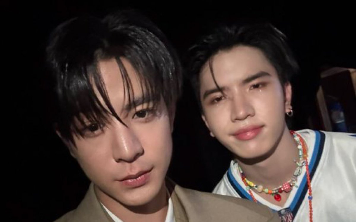 jenny 𝜗ৎ tweet media