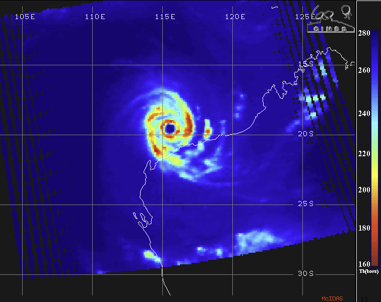 JordanHallWX's tweet image. Tropical Cyclone #Narelle is closing in on landfall near Exmouth, WA as a Category 4 with winds at 115 knots gusting to 140 knots (150+mph).
#Cyclone #westernaustralia