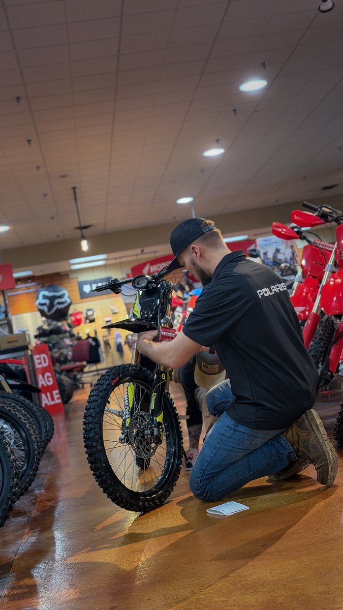 Cycle_Country's tweet photo. Scubba-Steve sealing the deal the right way 🤝
Putting the final touches on this Sur-Ron Light Bee X before it hits the road. Another rider leaving Cycle Country with a smile ⚡

Come down &amp; mention “RideReady”2 the guy @ our Indian Desk today (unlocks something fun…just saying) https://t.co/tw7jpNzGrJ