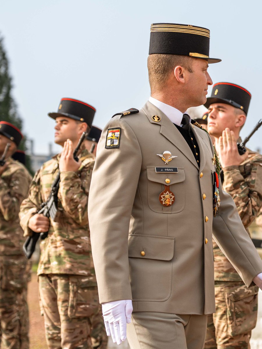 3eRG_Officiel's tweet image. PRÉSENTATION AU DRAPEAU • la section à l'instruction du LTN Tom, a été présentée au drapeau du #3eRG

Les jeunes sapeurs affirment leur engagement et rejoignent pleinement la famille du régiment.

Ardennes, tiens ferme 🇫🇷

@armeedeTerre @7e_brig_blindee @armeeszne