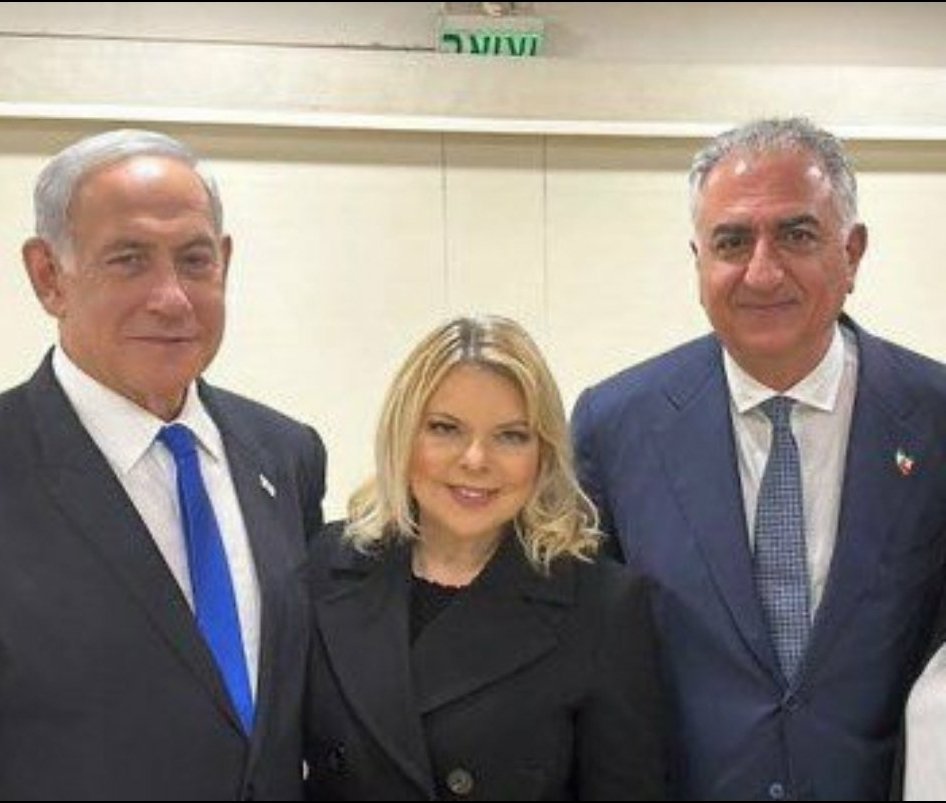 QuetzalCpte2sec's tweet photo. @IranSpoof Zionist๐ฎ๐ฑ๐ฑ๐ท & TRAITOR Reza Pahlavi :
- " Make Iran Great Again "
The valiant people of Iran ๐ฎ๐ท and The World :
- " Iranian is always Great "
Why ?
-Because #KhameneiIsBack โผ๏ธ
God Bless #IRAN ๐ฎ๐ท ๐๐ฅ๐ฎ๐ฑ๐บ๐ธ๐ฅ
#WorlStandsWithIran ๐ฎ๐ทโค https://t.co/s8ltRvm3TX
