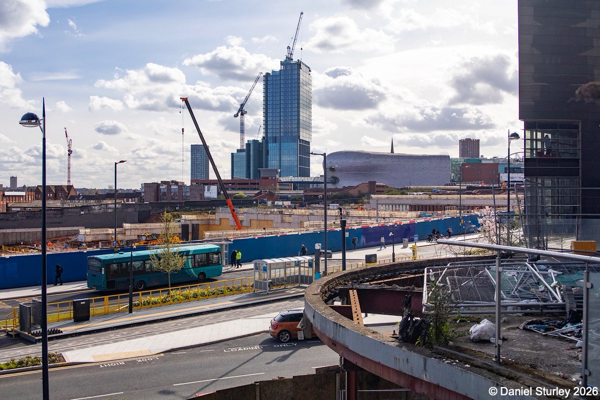 Daniel_Sturley's tweet photo. #Birmingham UK, the progress at the #construction of the #HS2 Curzon Street Terminus continues with some #concrete columns appearing above ground for the first time 😎 
#BirminghamWeAre #HighSpeed https://t.co/o4oX2MHsqT