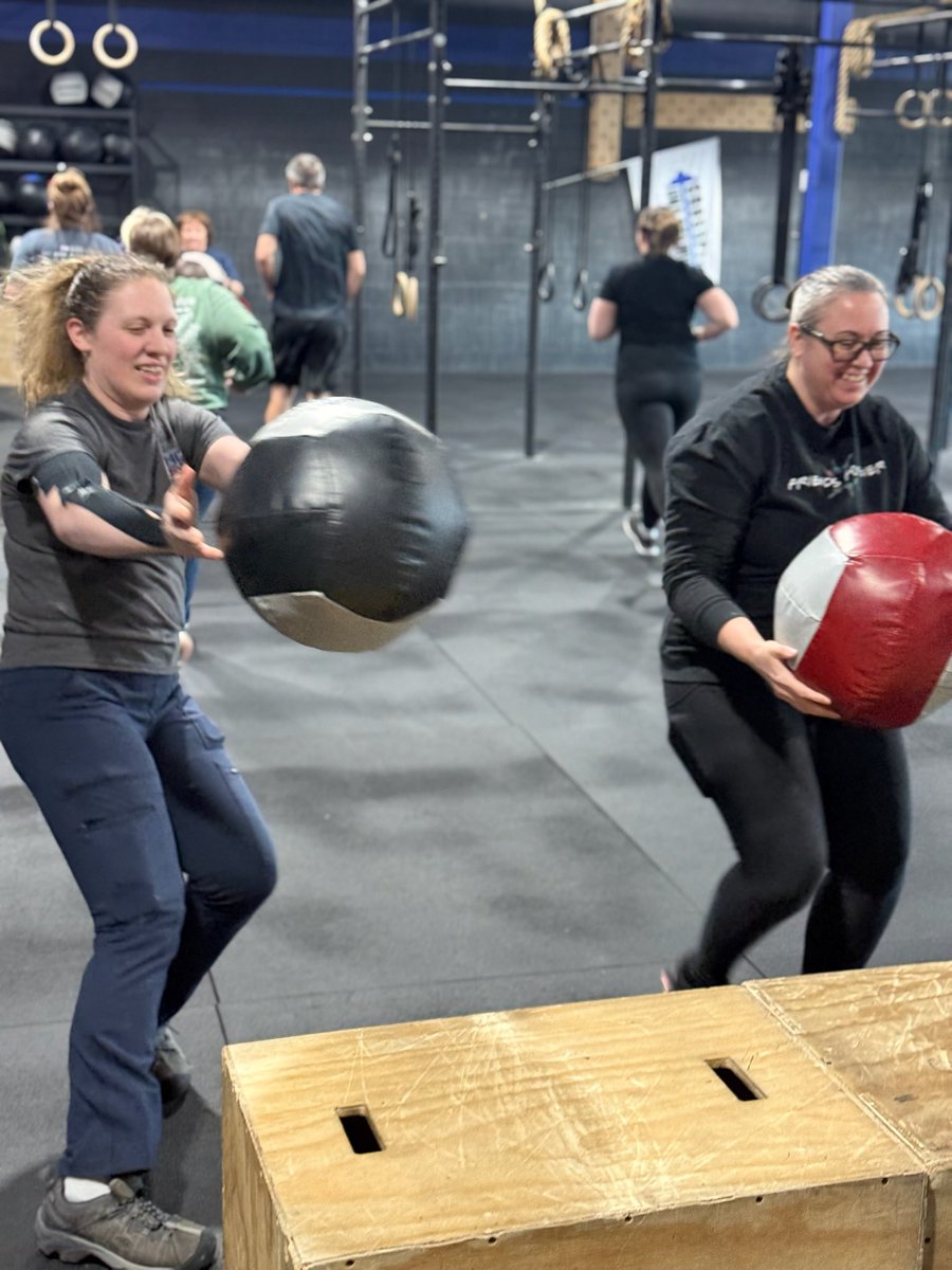 CFUnaStamus's tweet image. WE’VE HAD A BLAST providing the fitness component for the latest Weight Loss Challenge at United Nutrition - so much fun with some awesome people!

#losefatbuildmuscle #functionaltraining #welcomehome #morethanjustagym #fitfam