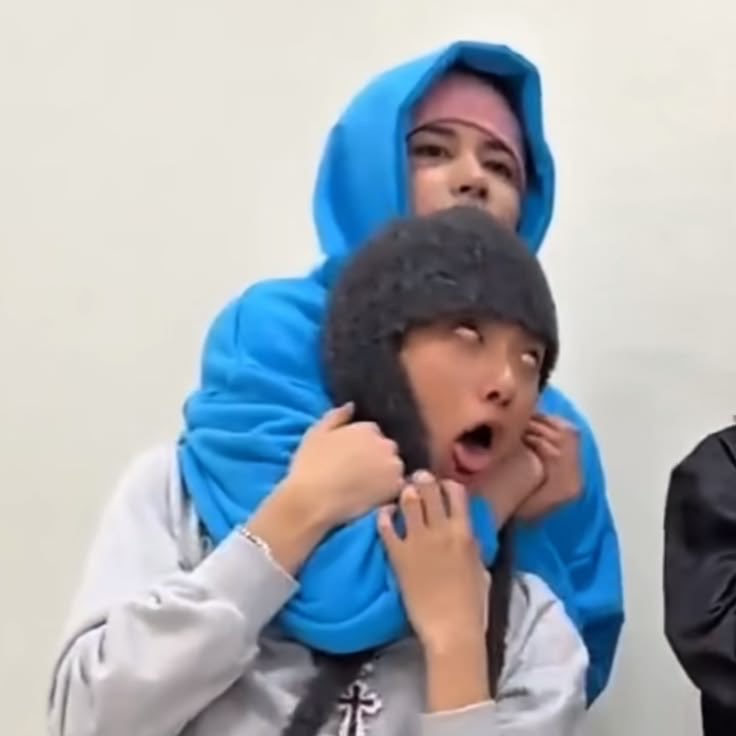 acervo calças do woojin tweet media