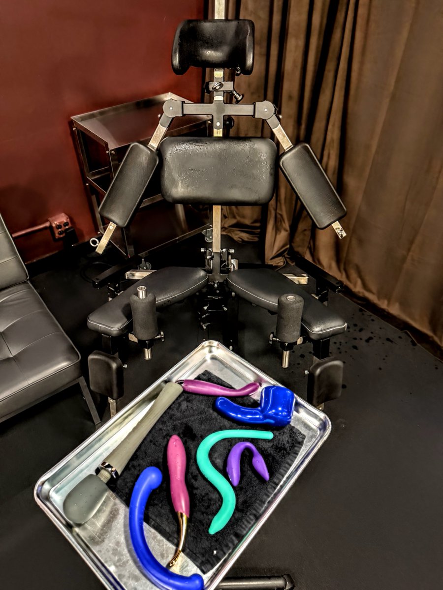 Seattle_Amy's tweet photo. A special fellow got to enjoy edging and prostate milking while fully restrained in my new bondage chair. When are you scheduling your turn? https://t.co/nQDCLQd2CL