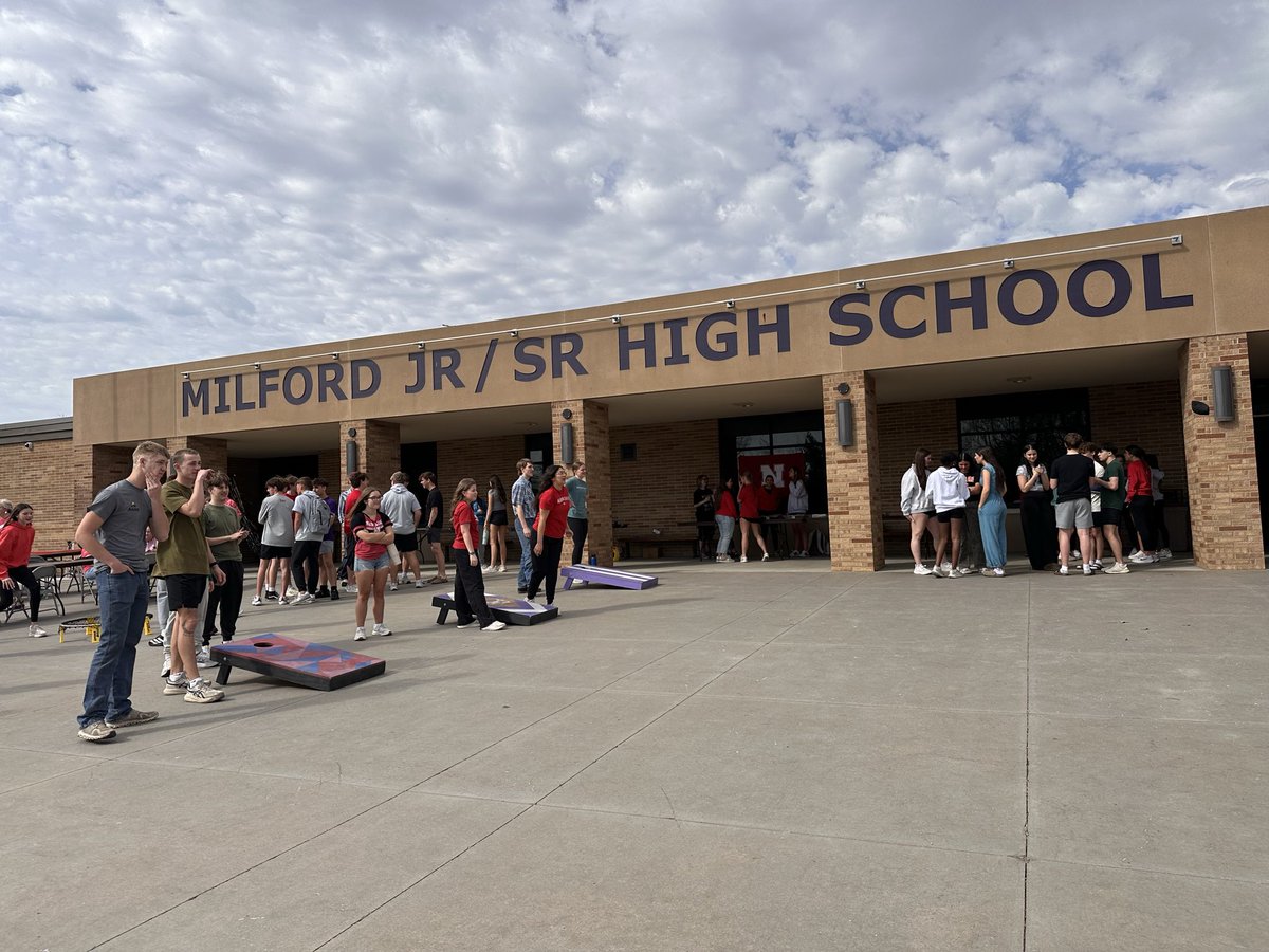 bmowinkel's tweet image. Husker tailgate at Milford High School for lunch today! #GBR @Huskers @BCJacobsen