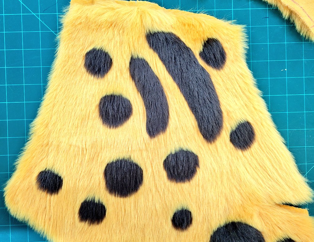 Selkie Suits tweet media