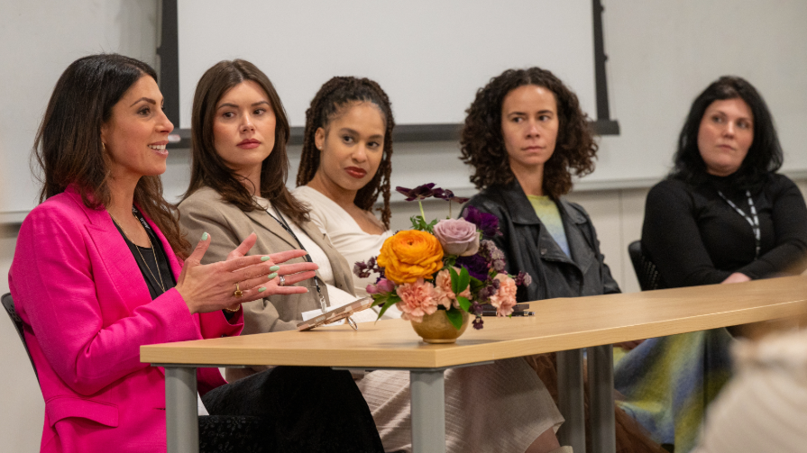 BryantUniv's tweet photo. Women’s sports aren’t just growing, they’re thriving, says Krista Thomas ’08, ’18MBA, DraftKings’ head of market access partnerships, business development. From record viewership and rising franchise valuations to historic media deals, the surge is undeniable across the board.

“It's not just the teams, it's not just the athletes that are making a major impact in the industry today, but the opportunities to work in professional women's sports,” said Thomas.

Read more: https://t.co/nacbsRVY4A