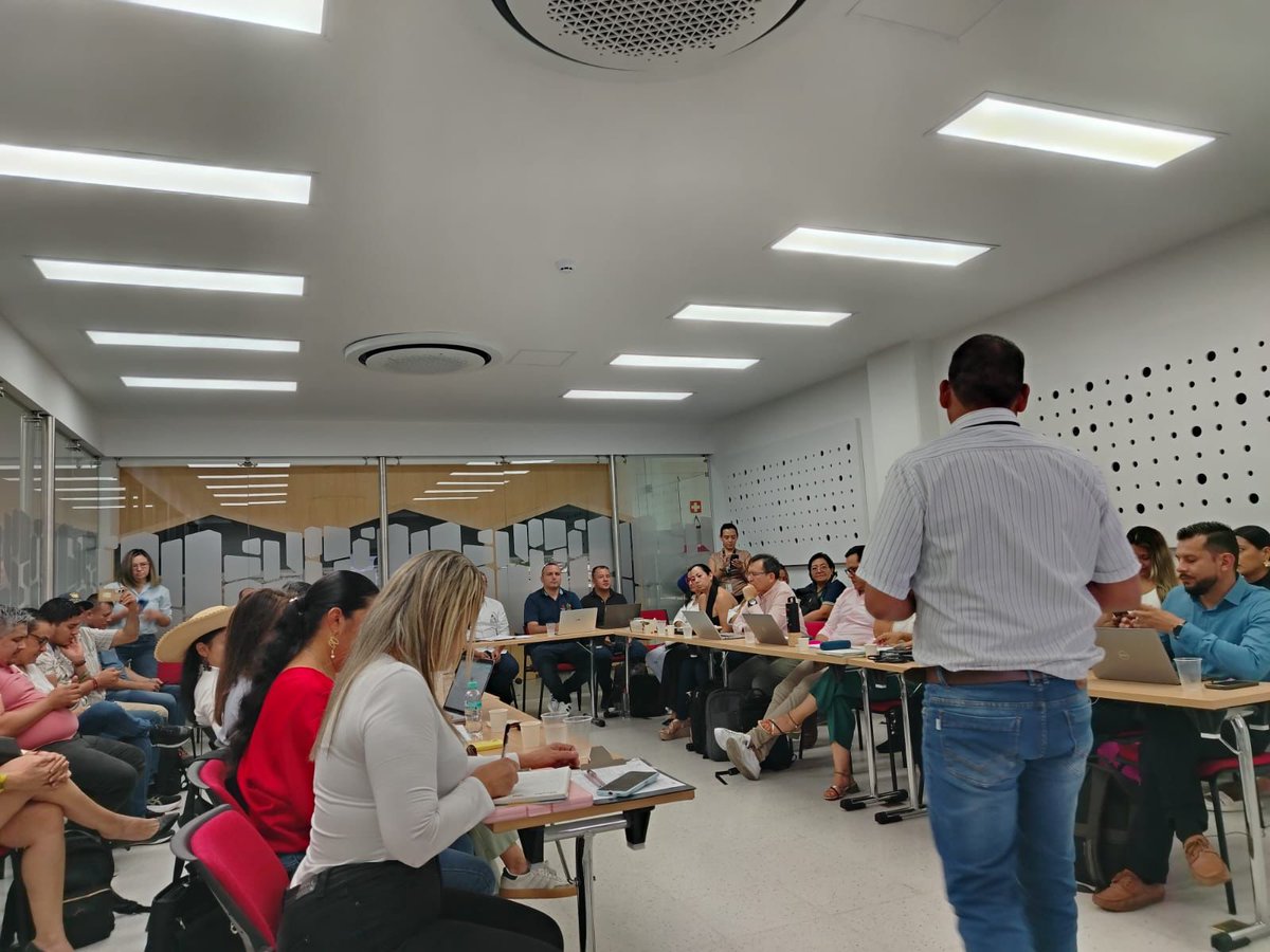 Cámara de Comercio del Huila tweet media