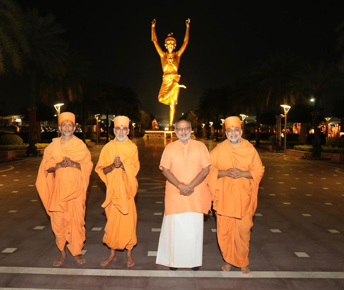 VPIndia's tweet photo. Vice President Shri C. P. Radhakrishnan visited the Swaminarayan Akshardham Temple, New Delhi, today and offered prayers on the auspicious occasion of the birth celebrations of Bhagwan Shri Swaminarayan. https://t.co/hz3z7FuHjA