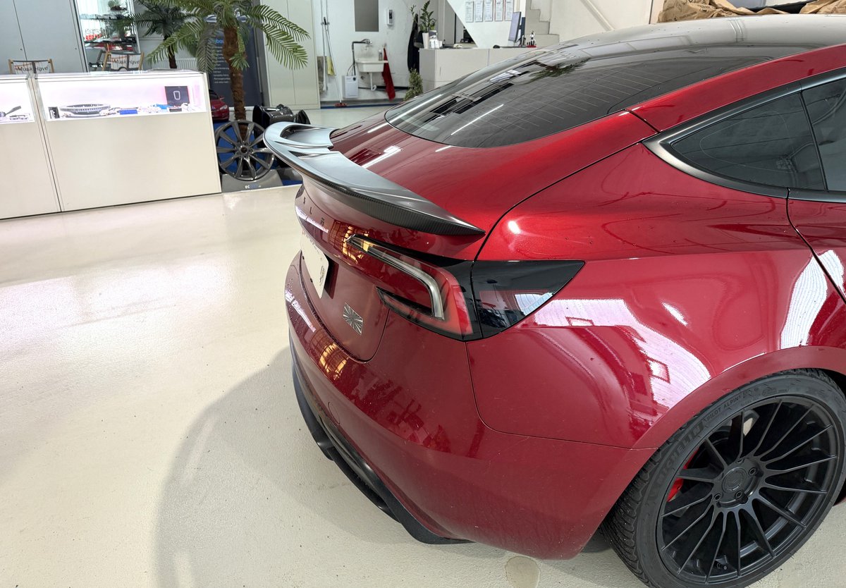 Ectech_ch's tweet photo. Heute bei https://t.co/TadW6rTH6n
*************************
Neuer Heckflügel für das TESLA Model 3 Highland Performance 😇👌🔥

#ectech.ch #tesla #model3 #modely #models #plaid #modelx #bremsen #reifen #felgen #räder #fahrwerk #bremsservice #elektroauto #service #wartung #tuning #optimierung