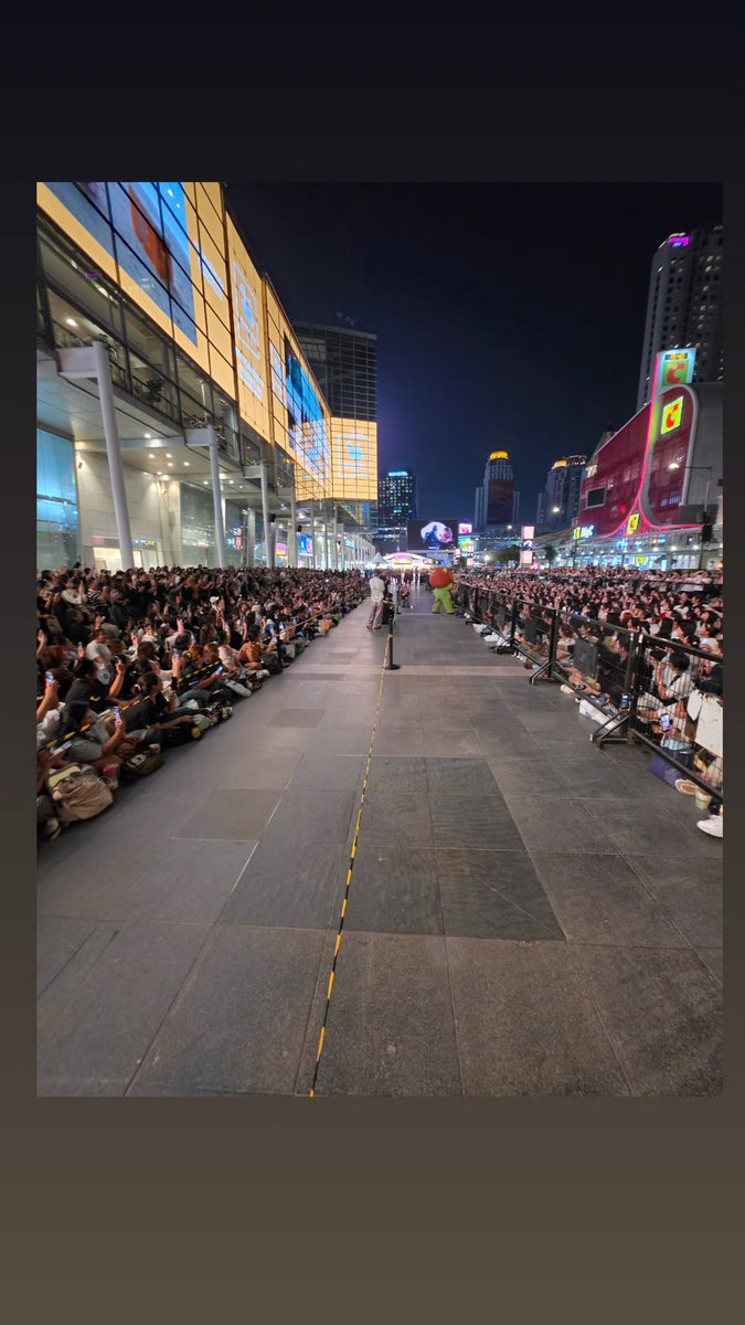 KRISTSINGTO TRENDS tweet media