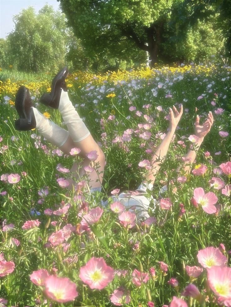 *.+whymsique*.+ tweet media