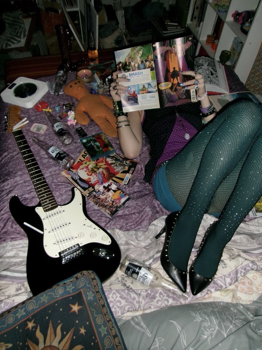 *.+whymsique*.+ tweet media