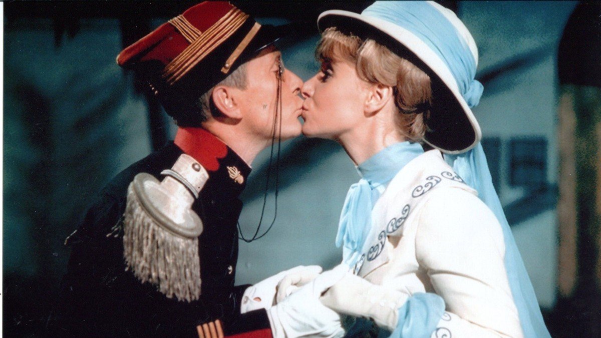 Carry On Tittering tweet media