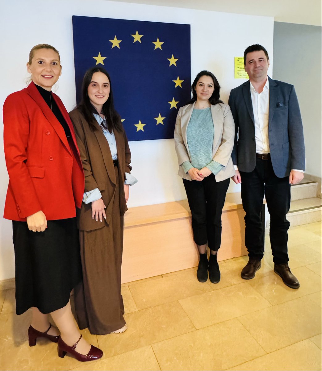 Productive meeting today at the EUPSO Nicosia on EU Aid Programme for the Turkish-Cypriot community.
Discussed ongoing🇪🇺support for economic development,reconciliation,🔑steps for the reunification of Cyprus.
Strong commitment&amp;dialogue&amp;continued cooperation for a shared future.