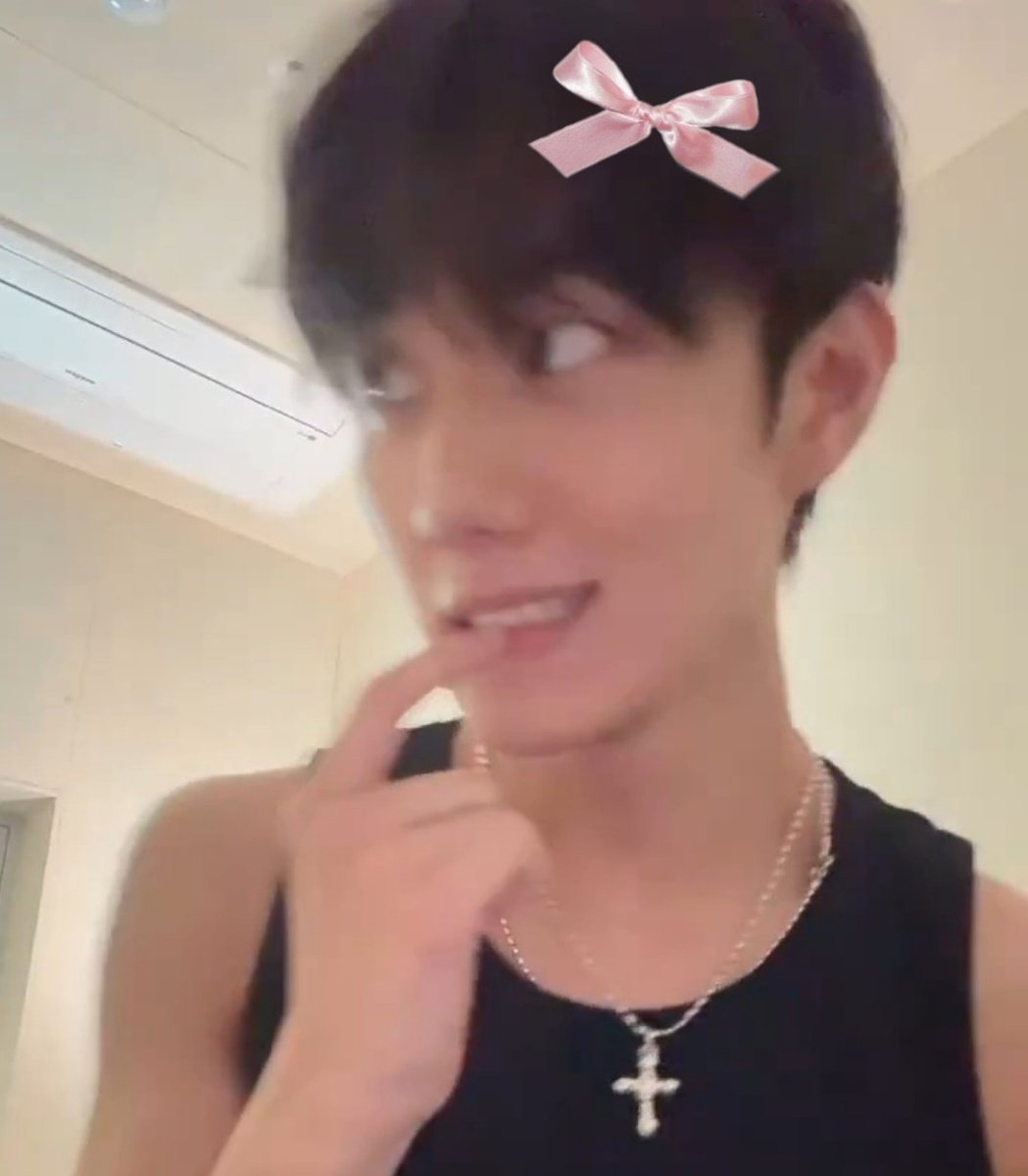 gigi☆ is UNIQUE!!! tweet media