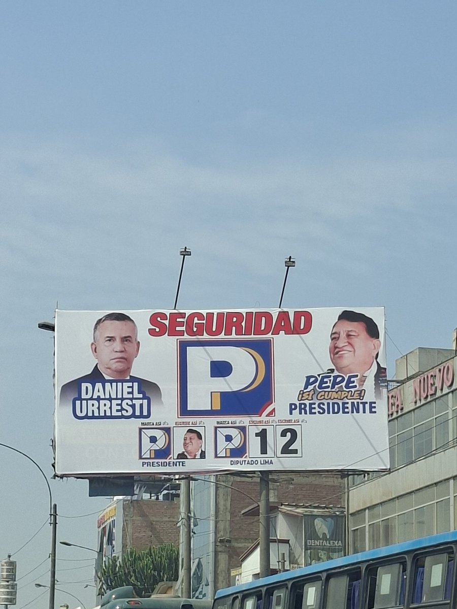 AlexiscarhuaSS's tweet photo. Exponer como una victoria la participación de un asesino de periodistas en tu partido no solo refleja la podredumbre de equipo que manejas sino el nivel tan bajo que a llegado la política peruana, estamos tocando fondo y la única manera de poder salir de ahí es eligiendo bien. https://t.co/ZXXqGq8axV