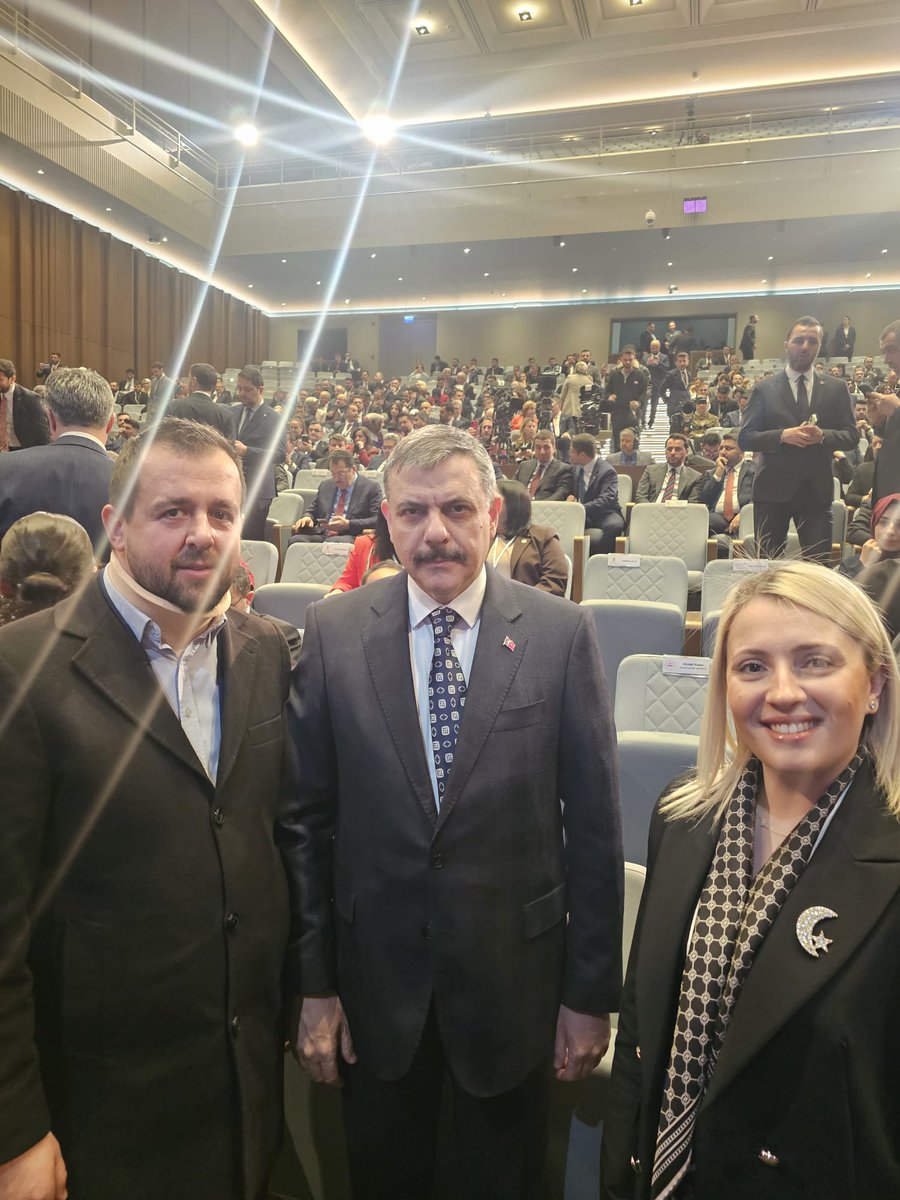 AkkadnKrklareli's tweet photo. 📍 AK Parti Genel Merkez

Genişletilmiş İl Başkanları Toplantısı öncesi Bakanlarımızla Kırklareli’mize dair yatırım, ihtiyaç ve hedeflerimizi değerlendirdik. Kıymetli Bakanlarımız şehrimize selam ve desteklerini iletti. https://t.co/zbs80LmenV