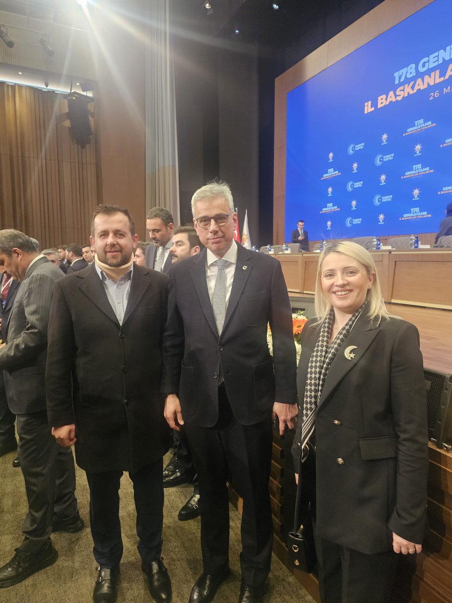 AkkadnKrklareli's tweet photo. 📍 AK Parti Genel Merkez

Genişletilmiş İl Başkanları Toplantısı öncesi Bakanlarımızla Kırklareli’mize dair yatırım, ihtiyaç ve hedeflerimizi değerlendirdik. Kıymetli Bakanlarımız şehrimize selam ve desteklerini iletti. https://t.co/zbs80LmenV