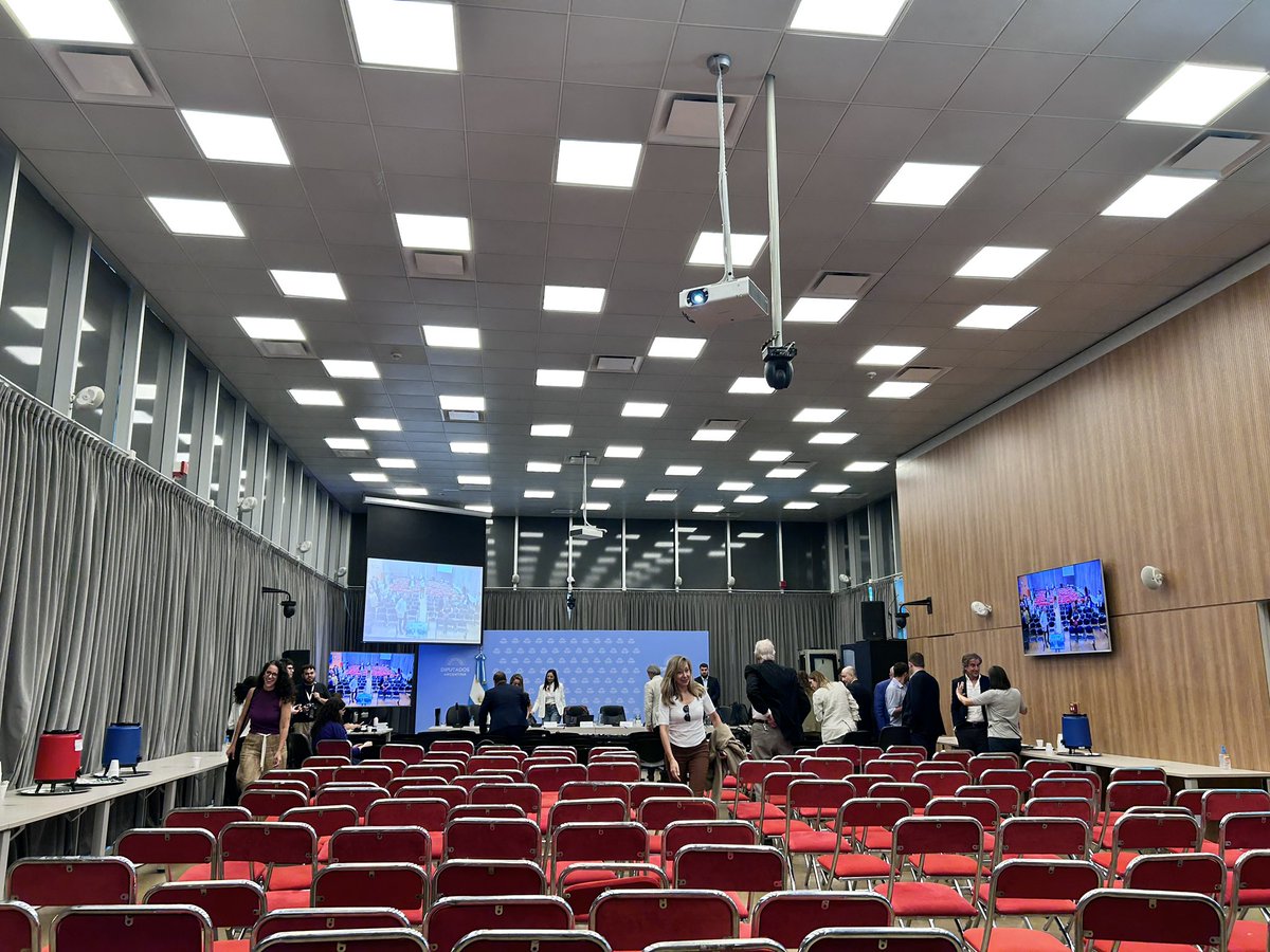 •Audiencia pública por la Ley de Glaciares•

Cuarto intermedio porque se cortó el audio de las videollamadas.
