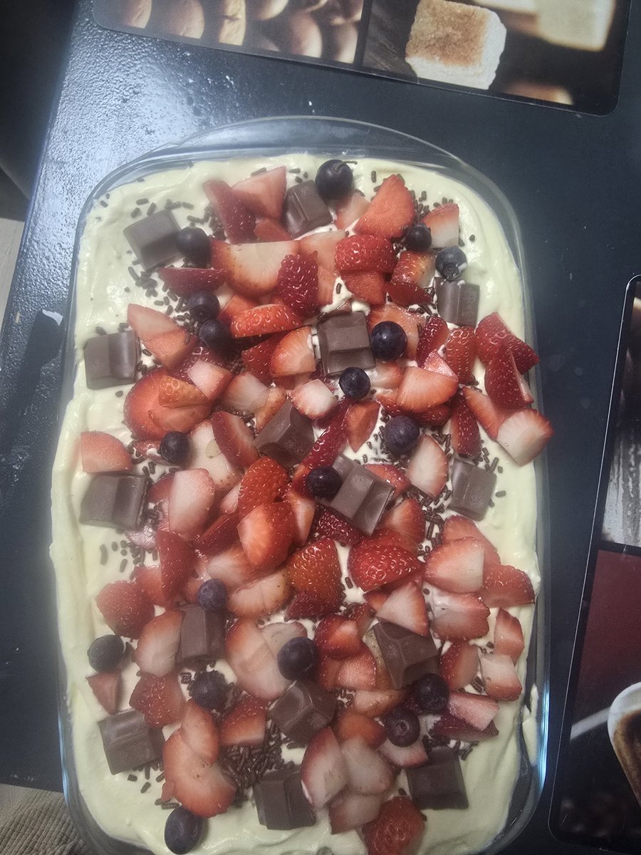 AotTiccl's tweet photo. nom nom https://t.co/ZeJxUL2Fsq