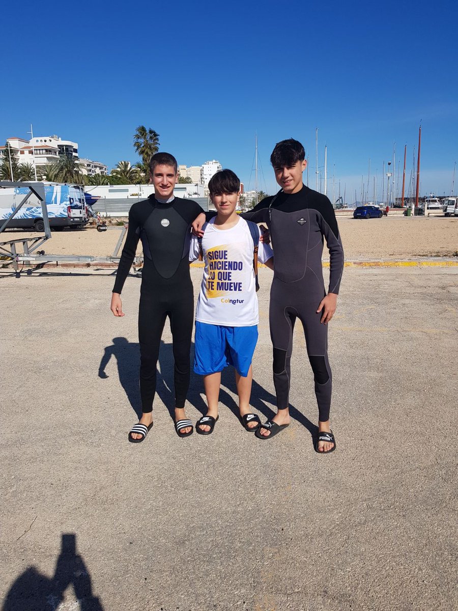 scarned0's tweet photo. En el tercer día de viaje, jueves 26 de marzo, los alumnos de 4.º ESO han tenido un día de actividades marinas y deportivas en la playa de Gandía. Han navegado, surfeado y han hecho juegos de equipo en el mar.

#colegioshhcc
#escuelascatolicas
#escuelasvicencianas https://t.co/TCmOPzDFEc