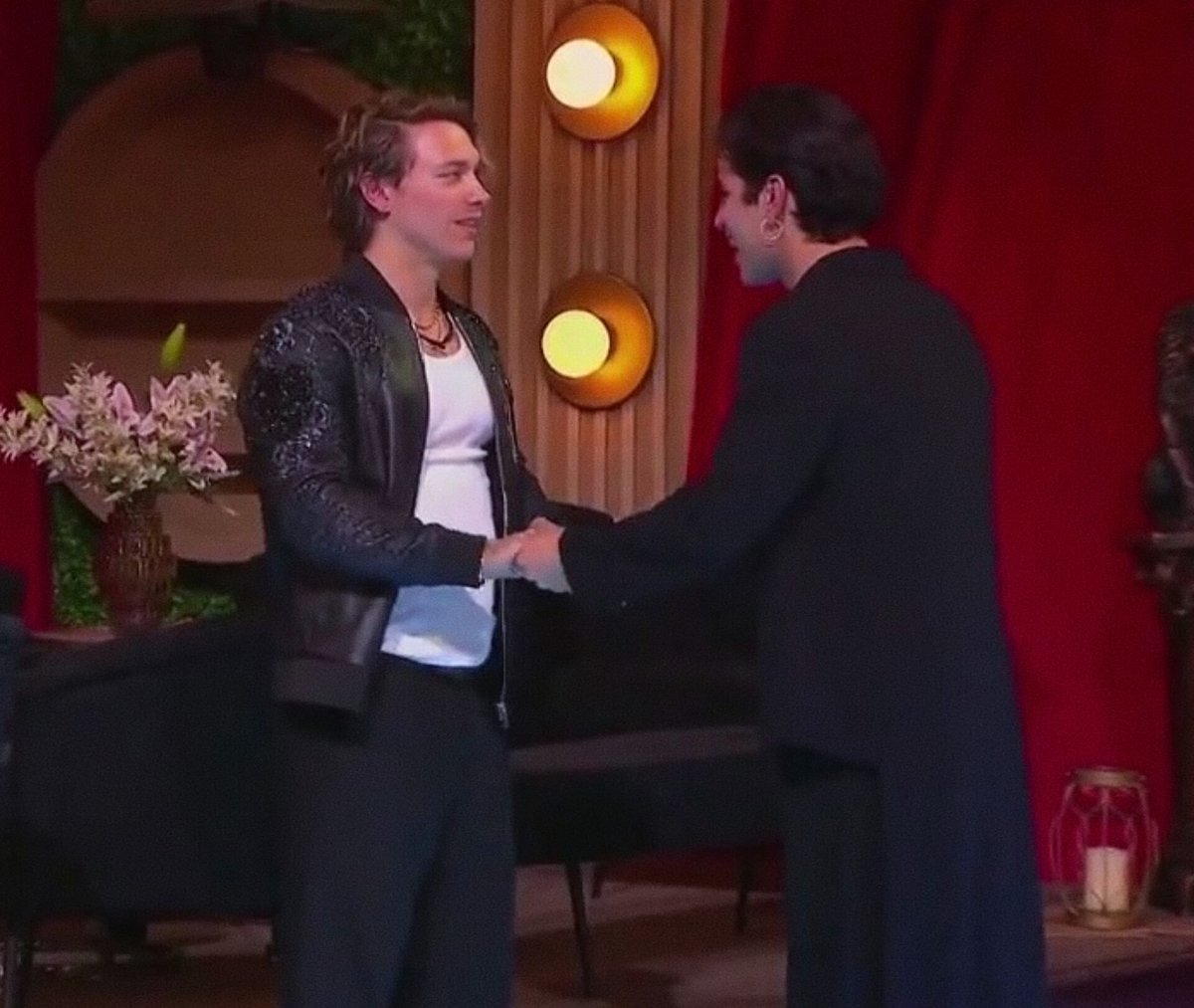 :ʚ🍯ɞ: tweet media