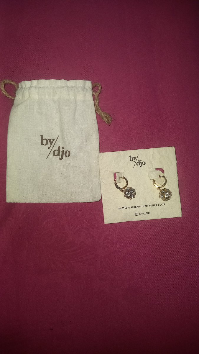 chlorideacids's tweet photo. @txtdarionlshop izin preloved earings by djo, dm aja yh bisa oren https://t.co/MyhFhMt2Zy