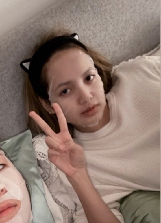 hourly lisa tweet media